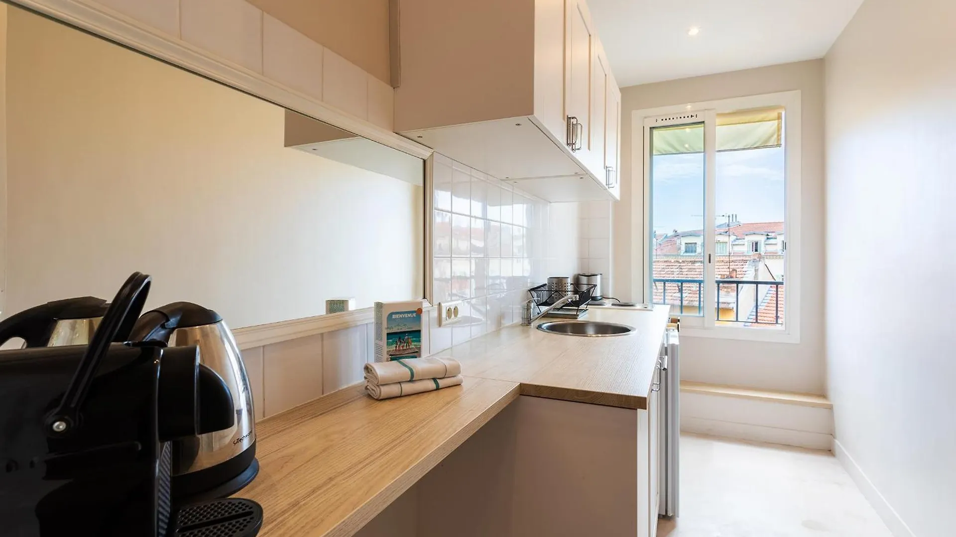 Apartment Urban Ap4346 By Riviera Holiday Homes Nice